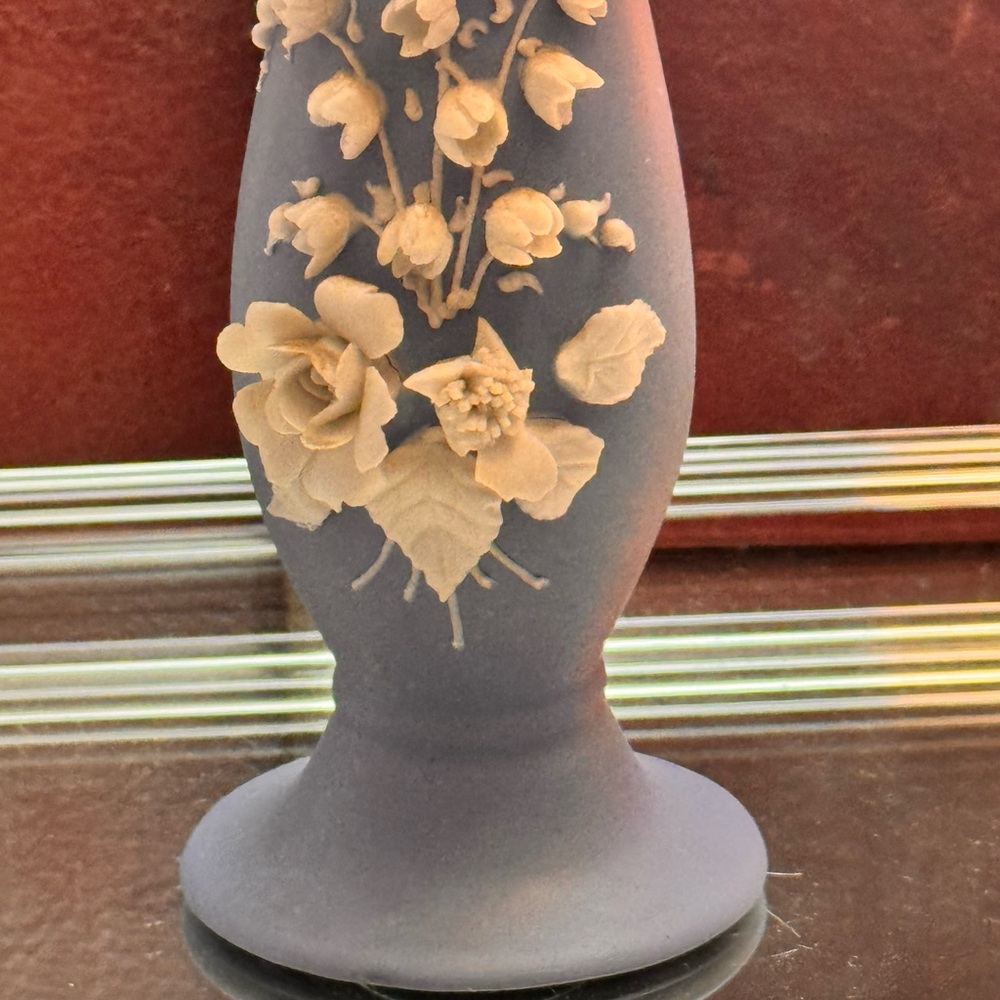 Vintage Lefton Porcelain Blue Bud Vase White Flowers Made In Japan - Picture 5 of 10